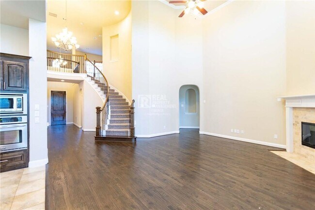 Foto del edificio - Gated Richwoods Home with Theater & Spacious Backyard for Rent