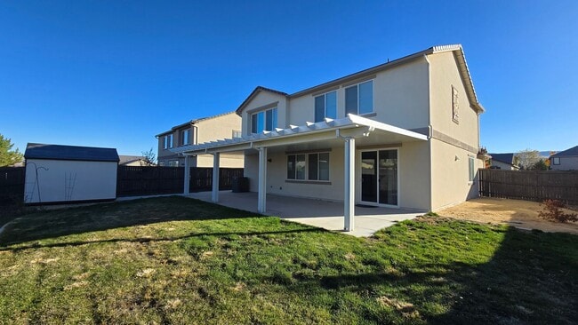 Foto del edificio - Spacious Two Story Home in Spanish Springs