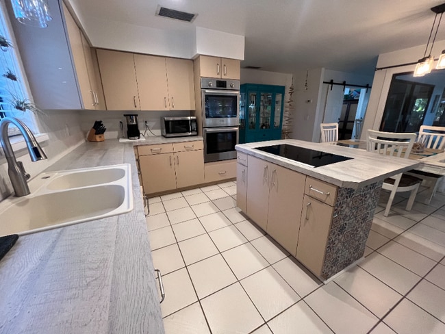 Building Photo - 3754 SW Spoonbill Terrace
