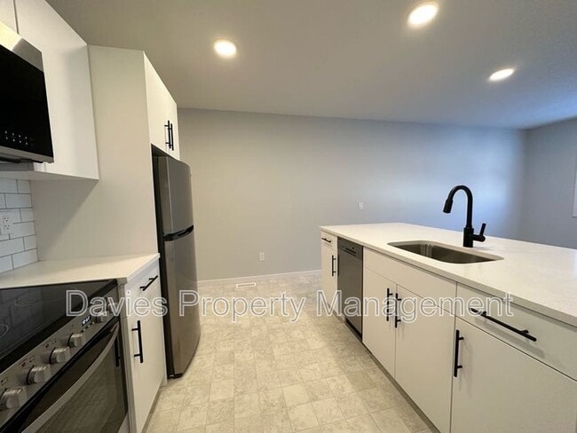 Building Photo - 20736-20724 24 Ave NW