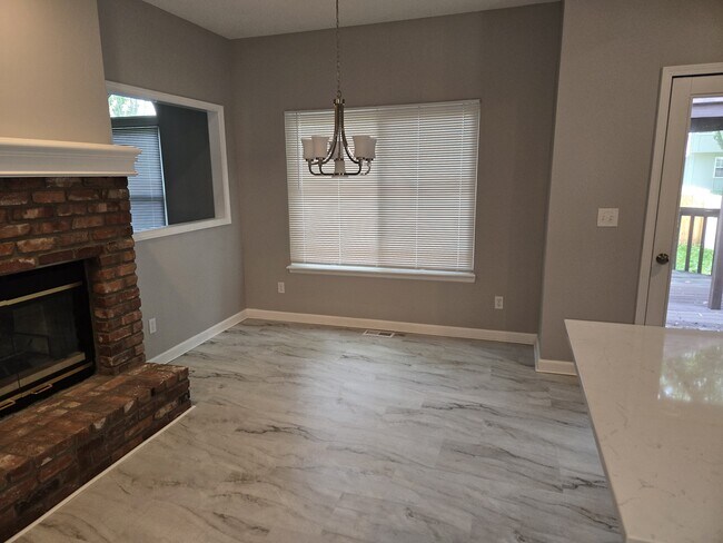 Foto del edificio - 401 Kimberly Dr