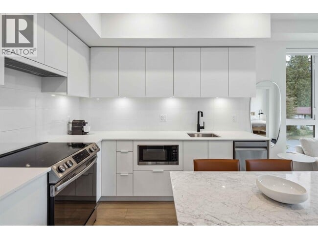 Photo du bâtiment - 710 Dogwood St