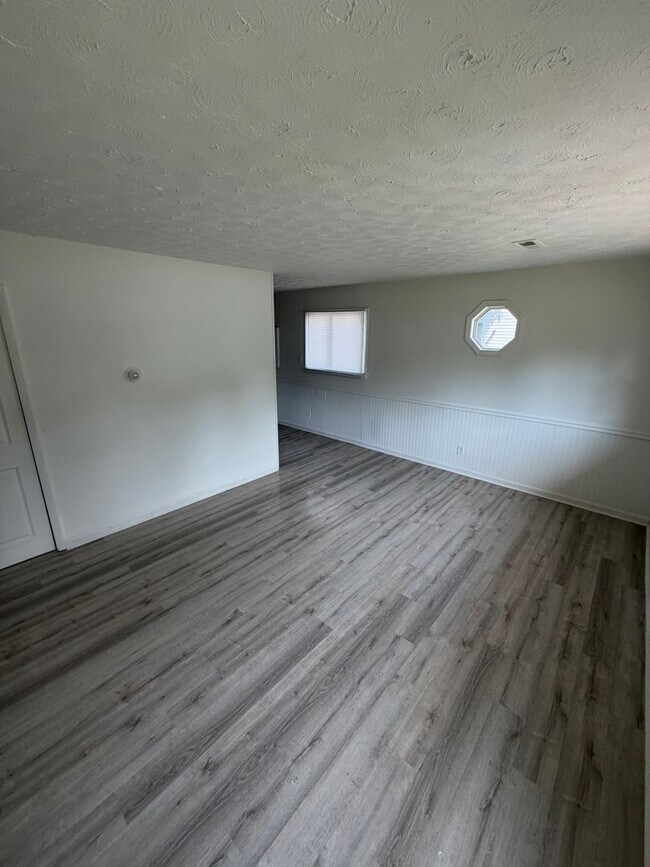 Building Photo - 3241 Buckner St
