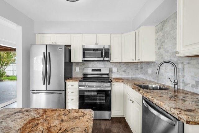 Foto del edificio - 1740 NE 64th St