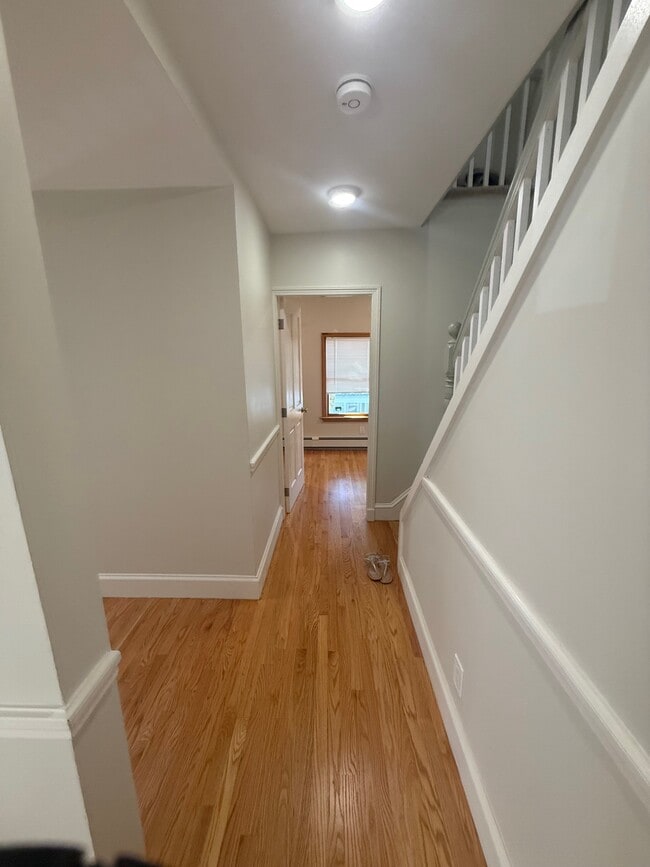 Building Photo - 48 Shannon St