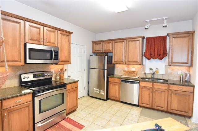 Building Photo - 15073 Santa Lucia Dr