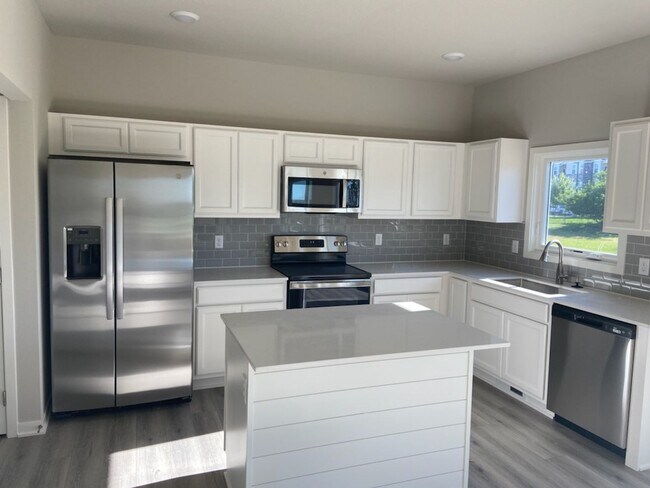 Foto del edificio - 2909 3rd Ave SW