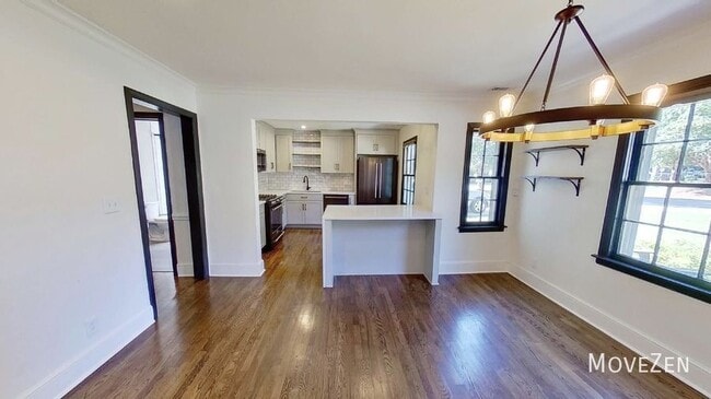 Building Photo - 1704 Dearmon Dr