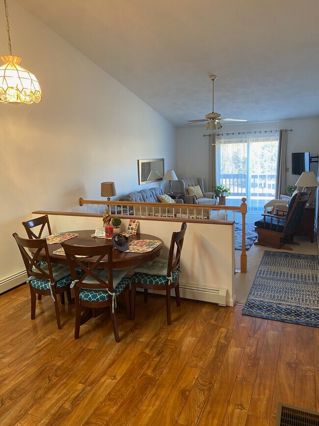 Building Photo - 30 Acorn Ct