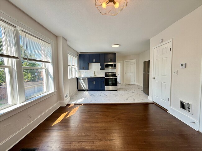 Foto del edificio - 5345 Quincy St