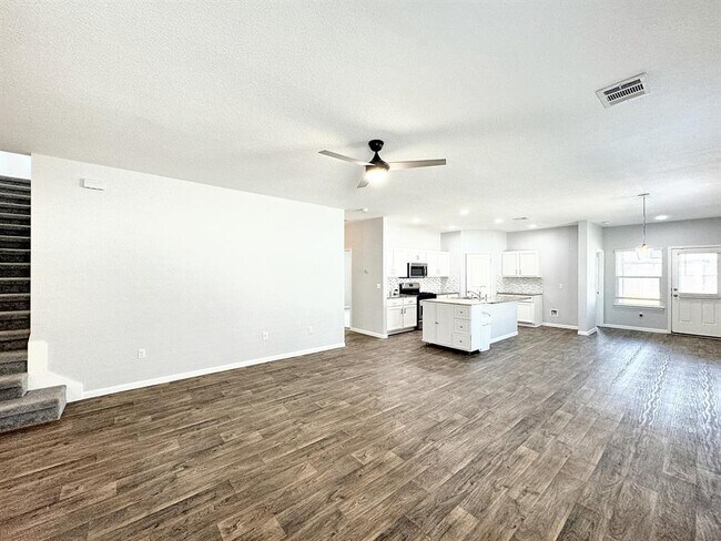 Building Photo - 1080 Apricot Ln