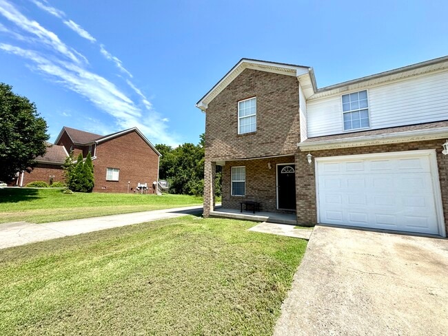 Building Photo - 586 Hampton Way