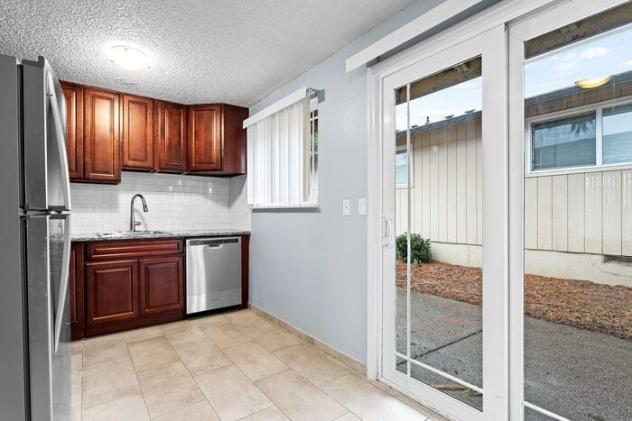 Primary Photo - Completely remodeled 3 bedroom unit!! Pets...
