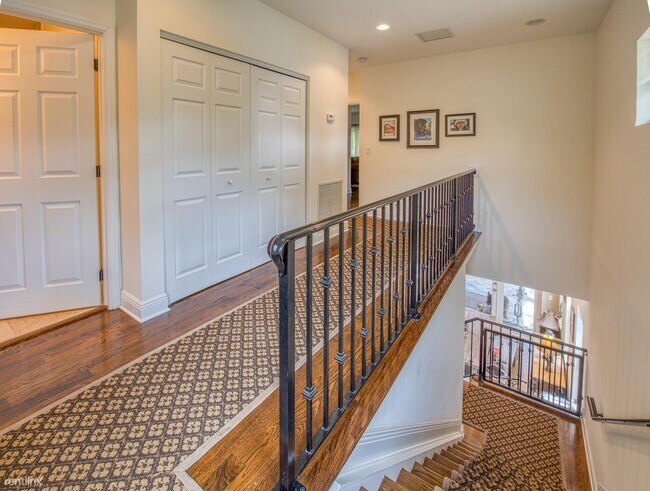Building Photo - 3 br, 3 bath House - 218 N Palmway