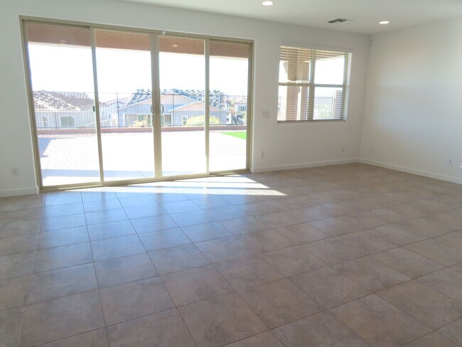 Building Photo - 12537 W Calle De Baca