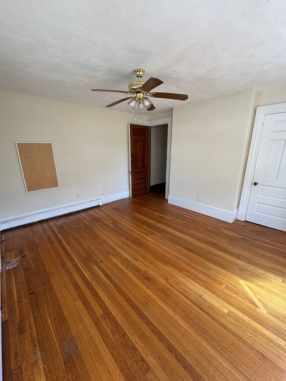 Foto del edificio - 227 N Beacon St
