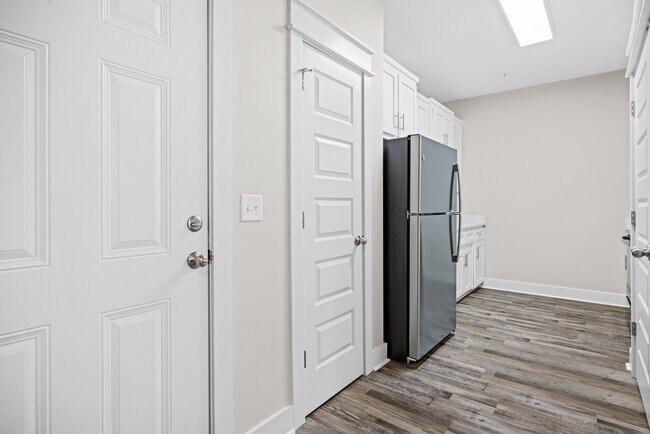 NEW 1BR Kitchen - Maple on Melody