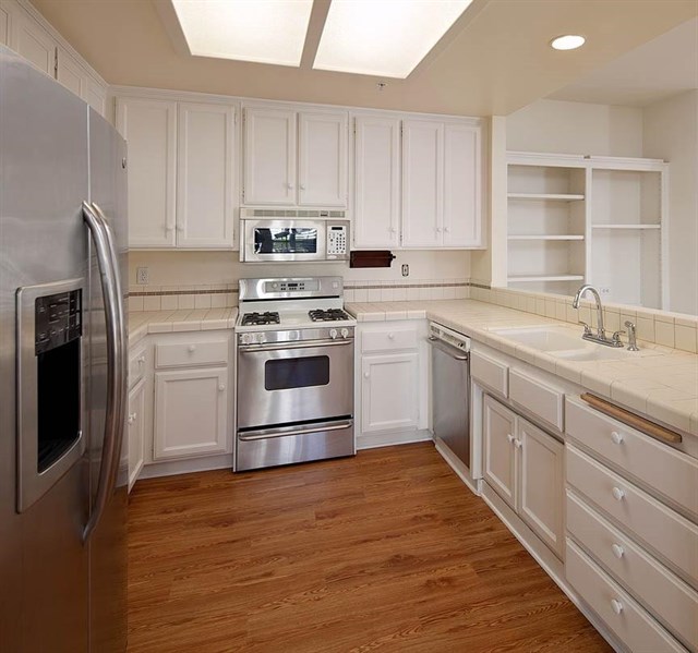 Building Photo - 4505 Carpinteria Ave