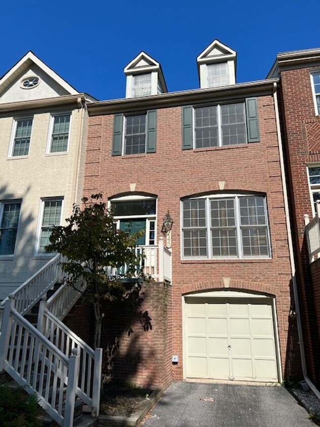 Foto principal - LUXURIOUS MAGRUDER BUILT TOWNHOME