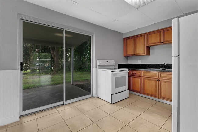 Building Photo - 509 Holiday Terrace