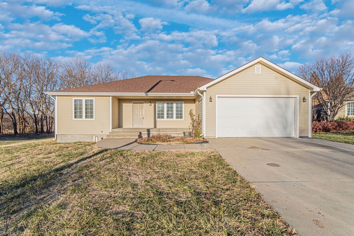 Primary Photo - Newly Updated Spacious Home