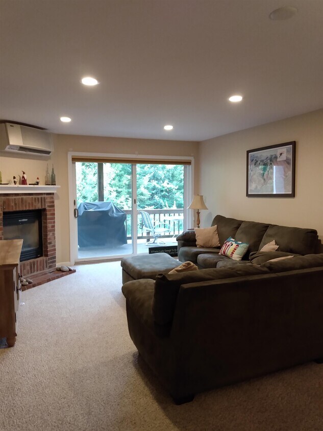 13 Whiteoak Ln Unit 3, Lincoln, NH 03251 Condo for Rent in Lincoln