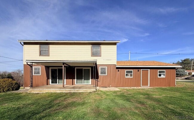 Building Photo - 300 Walters Ave