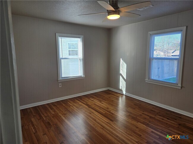 Foto del edificio - 1706 S 41st St