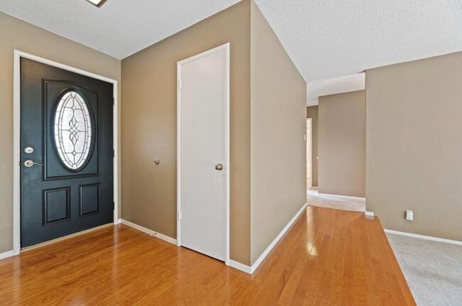 Foto del edificio - 4 Bedroom / 2 Bathroom Home for Rent $2,700