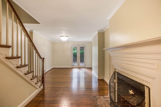 Building Photo - 1333 27th St NW