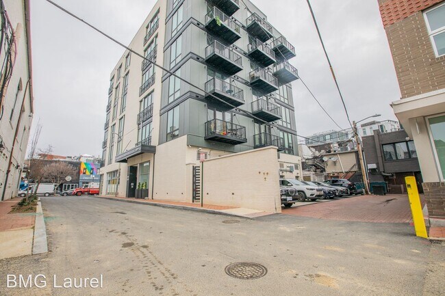 Building Photo - 1 br, 1 bath House - 1999 9 1/2 St NW (#304)