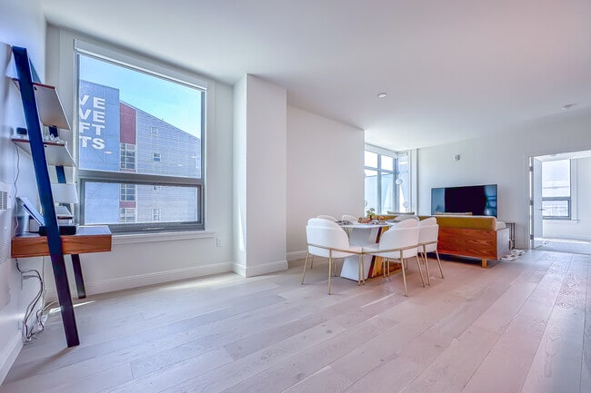 Building Photo - 588 Minna St
