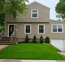 Building Photo - 31 Flower Rd