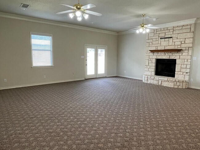 Building Photo - 3608 Tarrant Main St