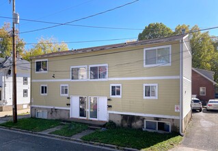 Building Photo - 1319-1321 St James Ct