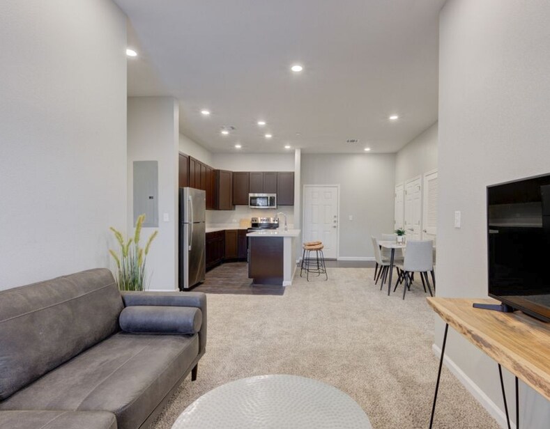 Foto principal - 10828 Champion Forest Loop