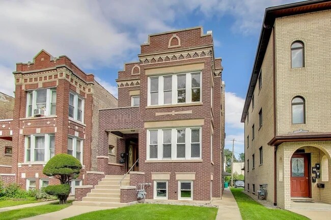 Building Photo - 2127 Highland Ave