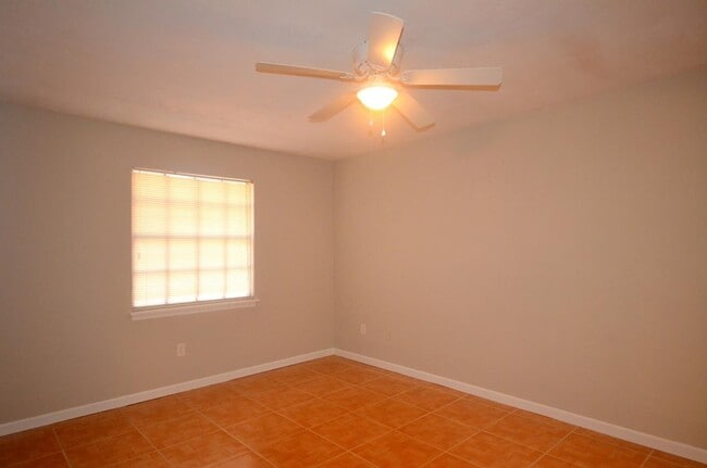 Building Photo - 1114 Brafforton Dr