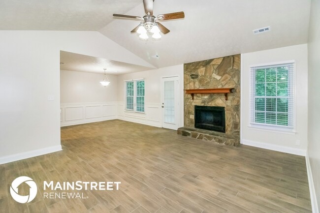 Building Photo - 420 Rosehill Dr
