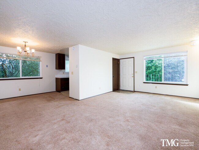 Foto del edificio - Great 2BD Condo in Fantastic Cascade Park Location!