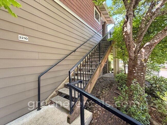 Building Photo - 2BD/2BA Upper Level Condo in DuPont's Palisade Park