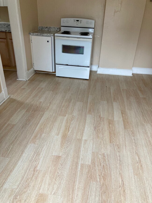 Kitchen - 55 Tompkins St