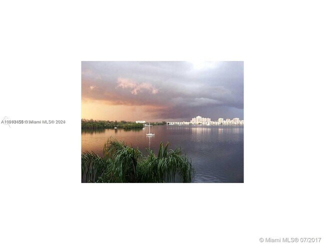 Foto del edificio - 16546 NE 26th Ave