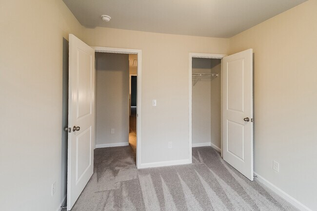 Foto del edificio - 2880 Saratoga Lake Vw, Decatur, GA