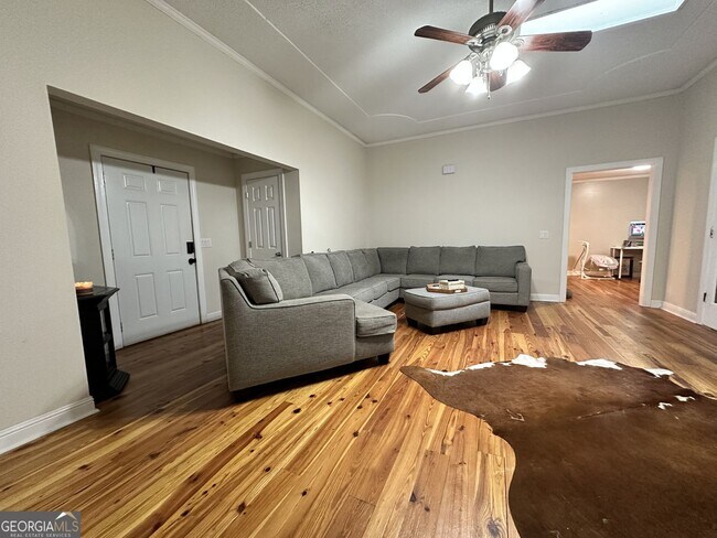 Building Photo - 165 W Holly Ave, Kingsland, GA 31548