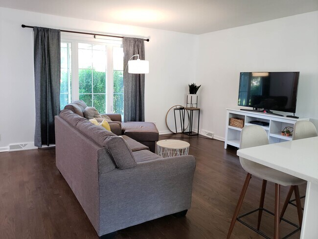 Foto del edificio - 21350 Jill Ct