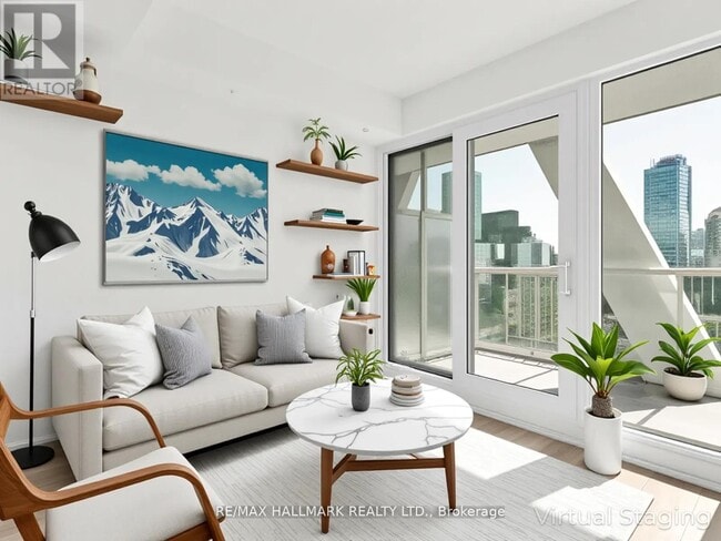 Building Photo - 230 Simcoe St