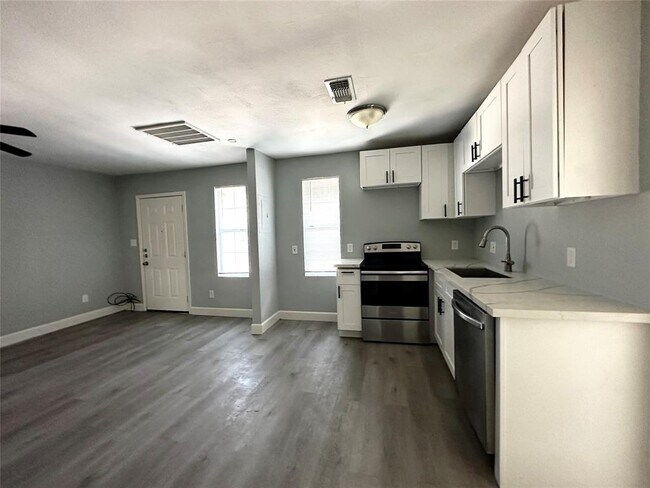 Foto del edificio - 4318 1st St