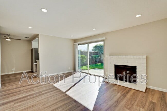 Building Photo - 1664 Merriton Ct