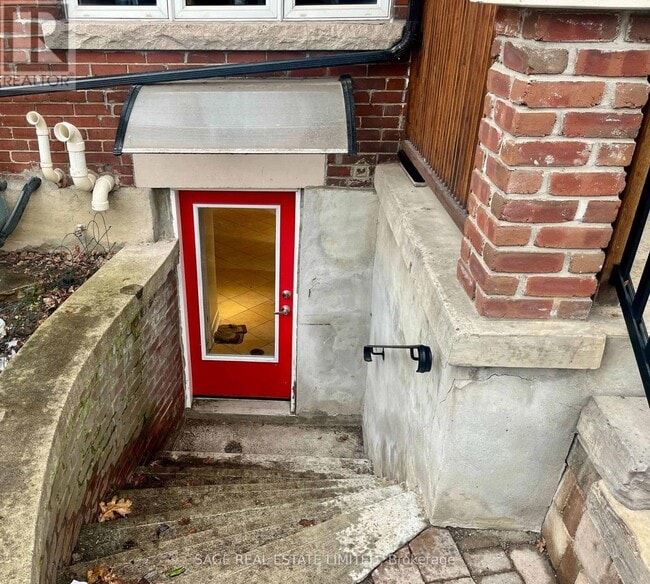 Building Photo - 417 Crawford St